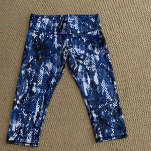 Alo Capri yoga/exercise pants
